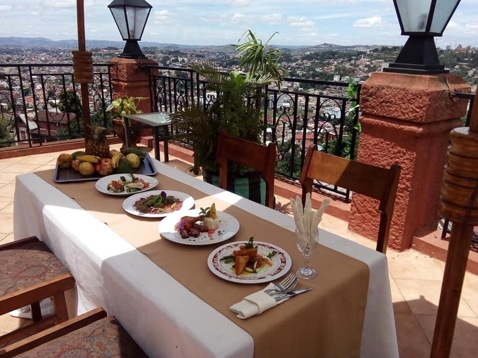 Relais De La Haute Ville Tana Antananarivo Exterior foto